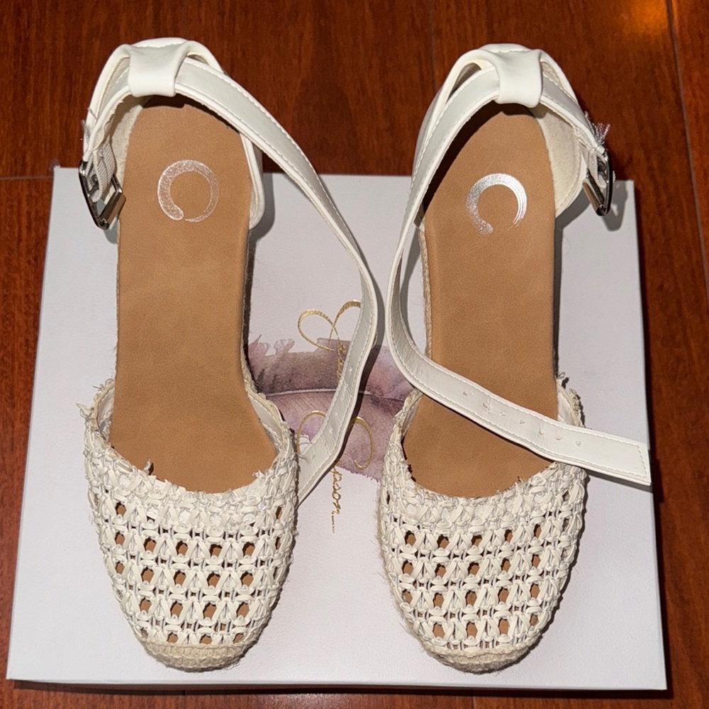 White wedges